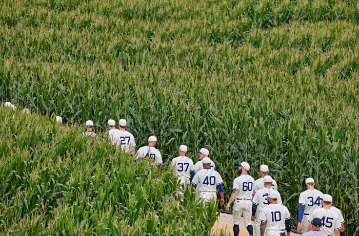 The Yankees take the (corn) field at MLB's Field of Dreams Game.